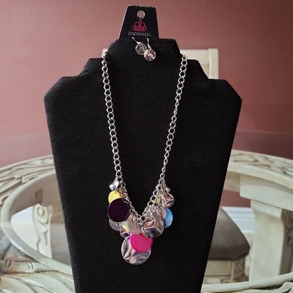 Necklace  - Picture 1 of 3